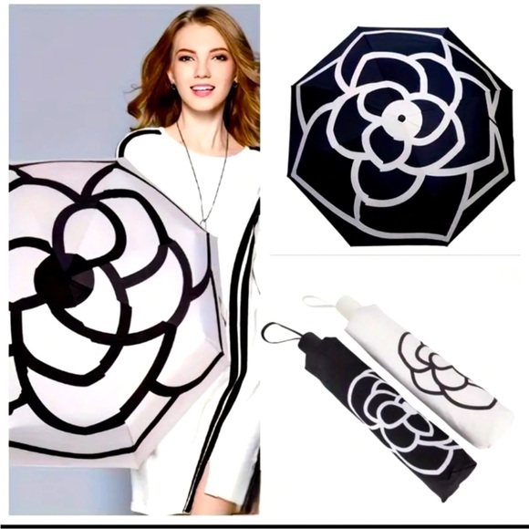 Accessories - Last one!☂️ Black Camilla Flower Umbrella ☔️